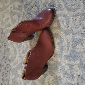 Lucky ankle boots